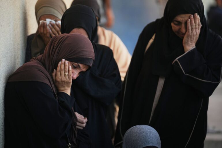 Die von der Hamas kontrollierte Gesundheitsbehörde im Gazastreifen geht davon aus, dass noch zahlreiche Tote unter Trümmern verschüttet sind. (Archivbild)