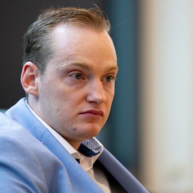 Der Angeklagte muss nach der Entscheidung des Gerichts für die bisherige Haft entschädigt werden. (Archivbild)