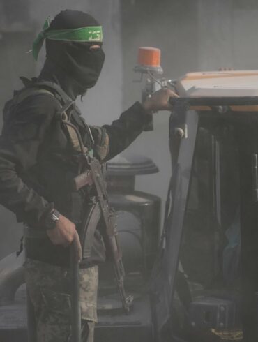 Bewaffnetes Mitglied der islamistischen Terrororganisation Hamas im Gazastreifen.