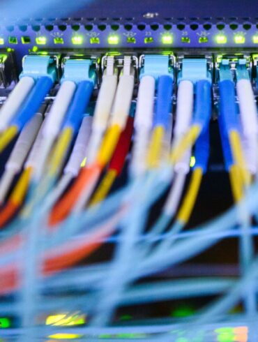 Was würde passieren, wenn von der AfD eingesetzte Beamte auf sicherheitsrelevante Daten zugreifen könnten, fragen sich Innenpolitiker anderer Parteien. (Symbolbild)