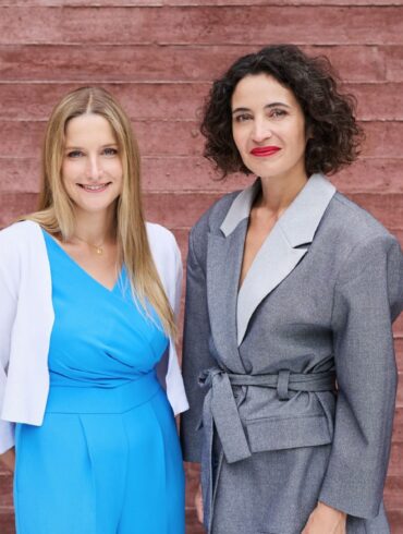 Die US-Regierung hat ein Einreiseverbot gegen die beiden HateAid-Geschäftsführerinnen Josephine Ballon (links) und Anna-Lena von Hodenberg wegen angeblicher Zensur amerikanischer Online-Plattformen verhängt. (Archivbild)