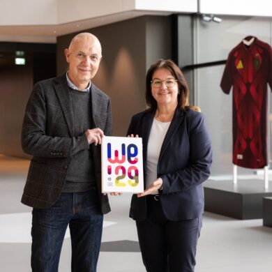 Die DFB-Spitzenfunktionäre Bernd Neuendorf und Heike Ullrich dürfen sich über den Zuschlag für die EM 2029 freuen. (Archivbild)
