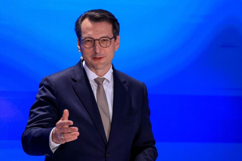 Noch ist Milan Nedeljkovic Produktionsvorstand bei BMW - kommendes Jahr soll er an die Spitze des Unternehmens aufrücken. (Archivbild)