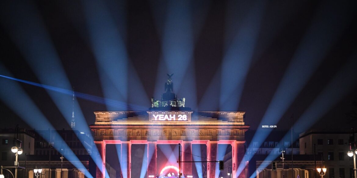 Bei der Silvesterparty am Brandenburger Tor war der Andrang groß.