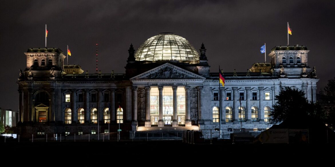 Der Bundestag kämpfte am Montag mit einem Ausfall des Internets. (Archivbild)