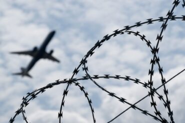 Erstmals seit Beginn des syrischen Bürgerkriegs hat die Bundesregierung einen verurteilten Straftäter nach Syrien abgeschoben.