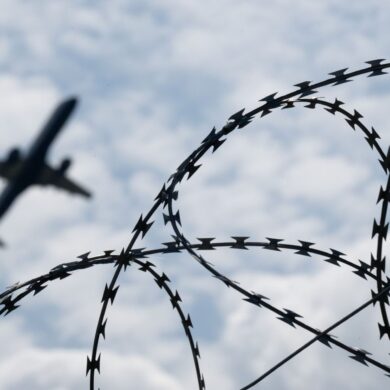 Erstmals seit Beginn des syrischen Bürgerkriegs hat die Bundesregierung einen verurteilten Straftäter nach Syrien abgeschoben.