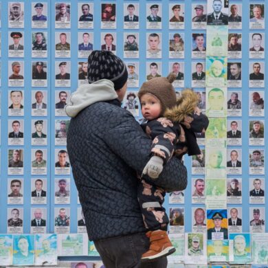 Die Ukraine hat viele Tote zu beklagen und wartet sehnlich auf Frieden.