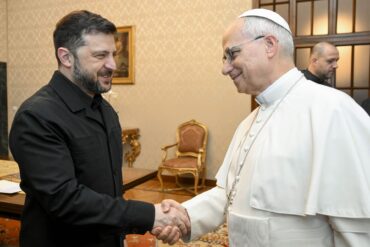 In Rom traf Selenskyj zunächst Papst Leo.