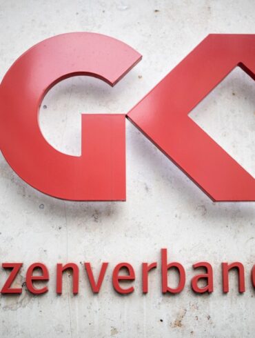 Der GKV-Spitzenverband, Vertreter der gesetzlichen Krankenkassen, streitet mit dem Bund um Milliardenkosten für Bürgergeldempfänger. (Archivbild)