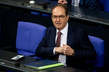 Bundesinnenminister Alexander Dobrindt (CSU) plädiert für härtere Strafen. (Archivbild)