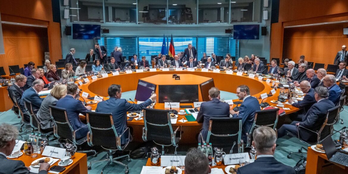 Bund und Länder vertagen Lösung im Finanzstreit.