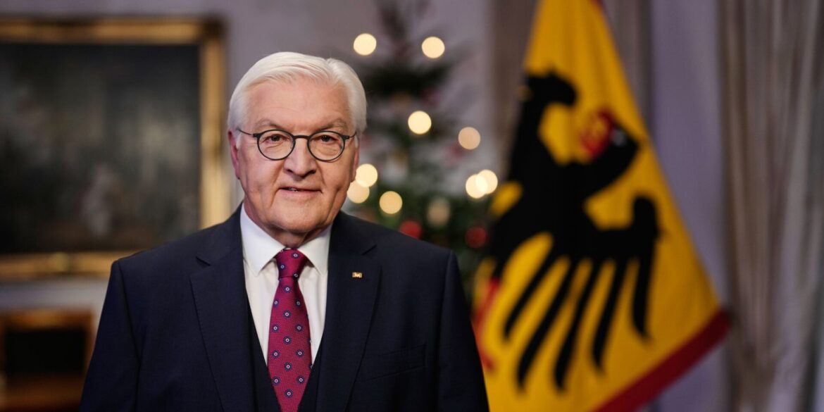 «Wir brauchen Mut, um immer wieder neu anzufangen», sagte Bundespräsident Frank-Walter Steinmeier in seiner vorab veröffentlichten Weihnachtsansprache.