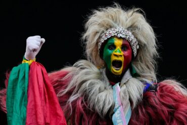 Afrika Cup: Ein Senegal-Fan reagiert bei dem Vorrundenspiel der Gruppe D gegen DR Kongo am 2. Spieltag.