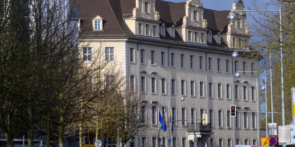In Magdeburg wurde am Freitag ein 21-Jähriger in Gewahrsam genommen. (Archivbild)