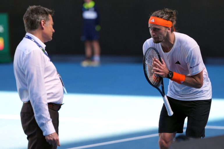 Alexander Zverev haderte mit einer medizinischen Auszeit von Carlos Alcaraz.