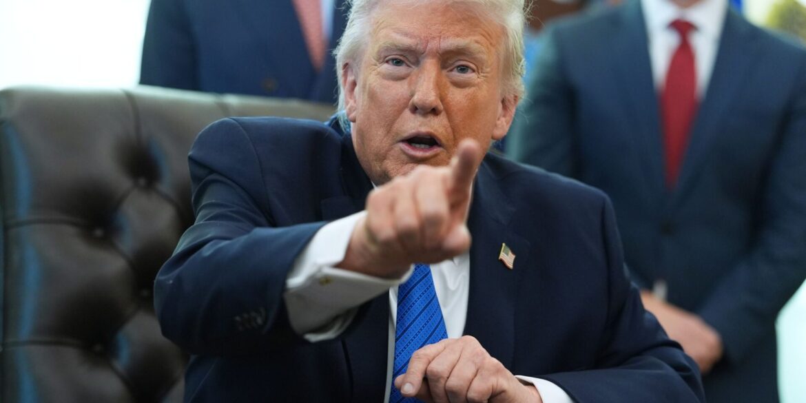 Weitere Kriegsschiffe seien unterwegs in Richtung Iran, sagt US-Präsident Donald Trump.