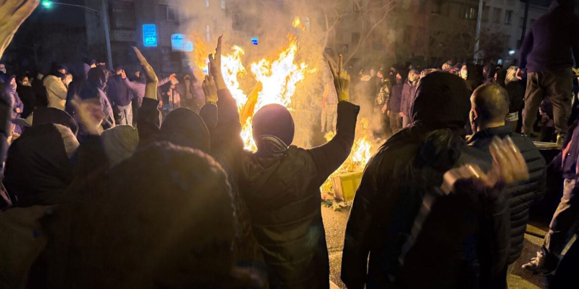 Demonstrierende im Iran - die USA verfolgen das Geschehen genau. (Archivbild)