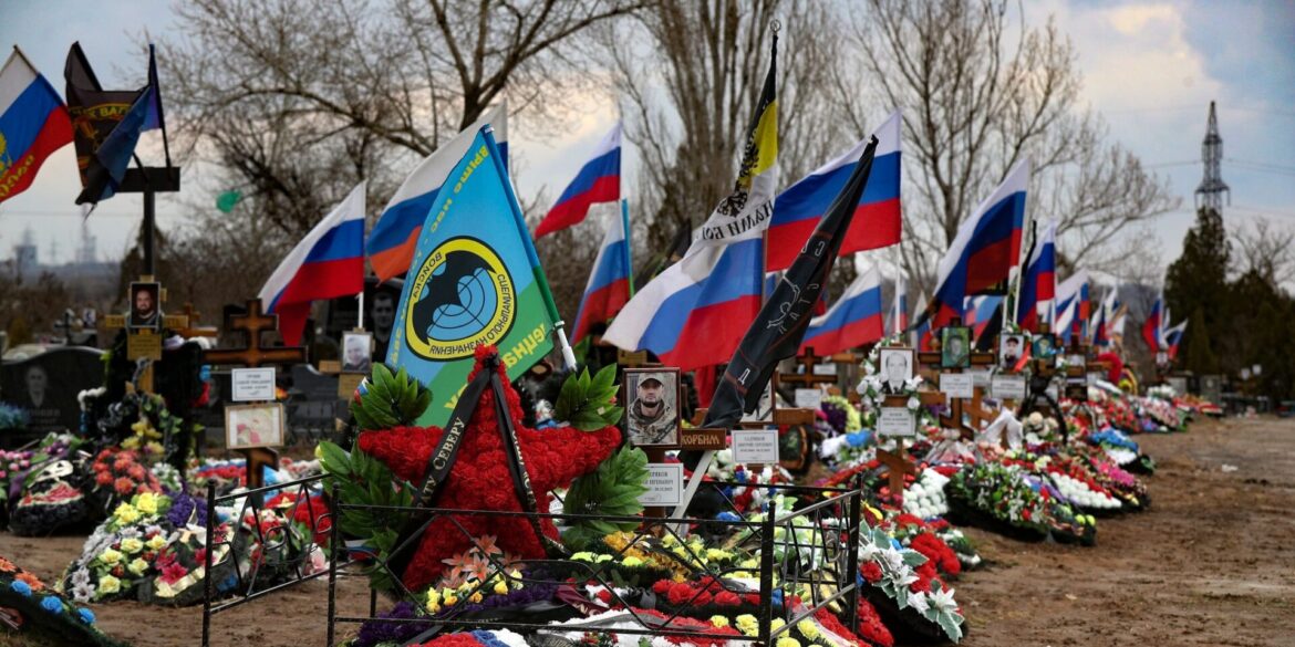 Nach Schätzung von US-Forschern sind bislang 325.000 russische Soldaten im Angriffskrieg gegen die Ukraine getötet worden. (Archivbild)