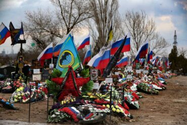 Nach Schätzung von US-Forschern sind bislang 325.000 russische Soldaten im Angriffskrieg gegen die Ukraine getötet worden. (Archivbild)