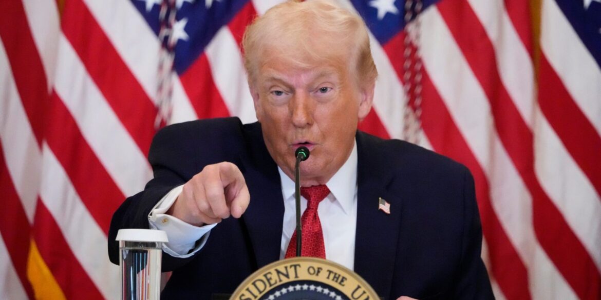 Trump droht Gegnern seiner Grönland-Pläne mit Zöllen.