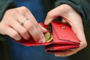 Das Leben in Deutschland ist seit dem russischen Überfall auf die Ukraine deutlich teurer geworden. (Symbolbild)