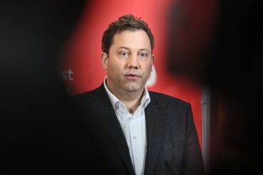 Klingbeil reist zu einem Finanzminister-Treffen. (Archivbild)