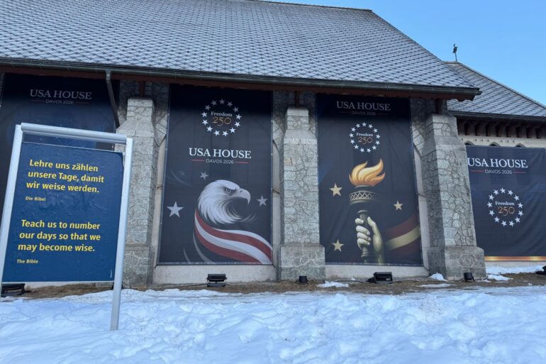 USA House in Davos: Pomp und Glaube eng beieinander.