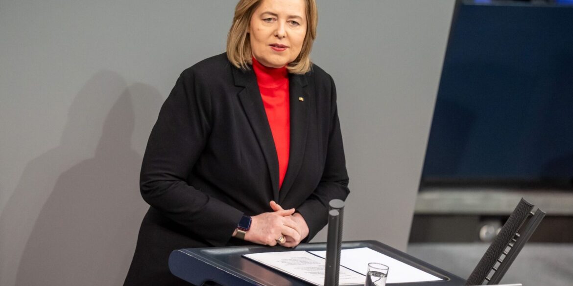 Arbeitsministerin Bärbel Bas (SPD) wirbt für die Bürgergeld-Reform.