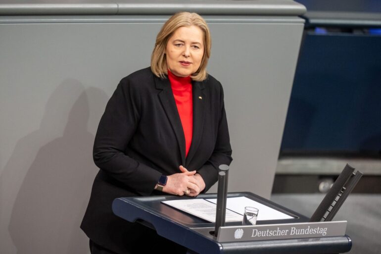Arbeitsministerin Bärbel Bas (SPD) wirbt für die Bürgergeld-Reform.