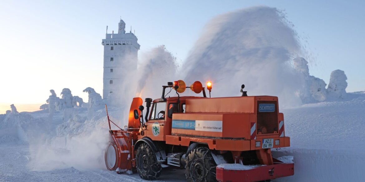 Schneefräse im Einsatz: Zweistellige Minusgrade auf dem Brocken