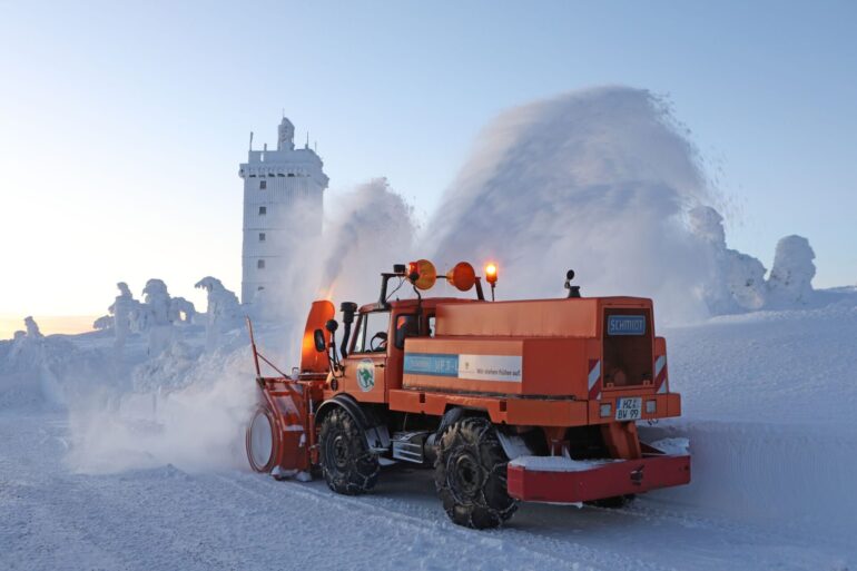 Schneefräse im Einsatz: Zweistellige Minusgrade auf dem Brocken