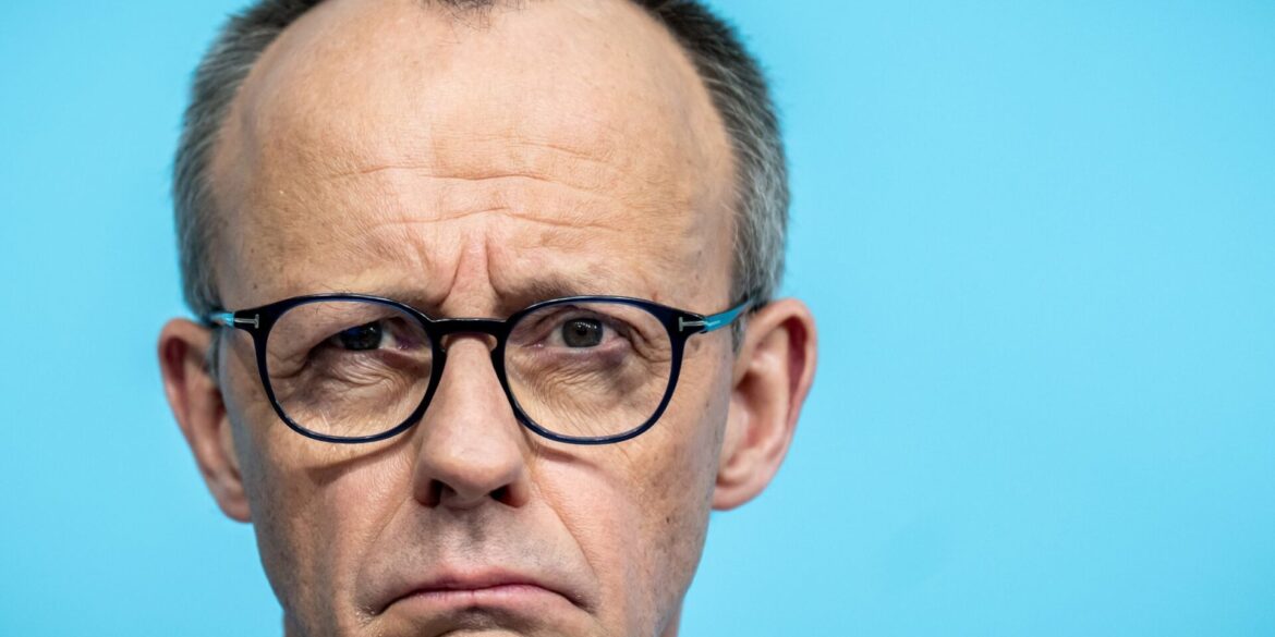 Merz bleibt bei seiner Strategie, eine harte Konfrontation mit Trump zu vermeiden.