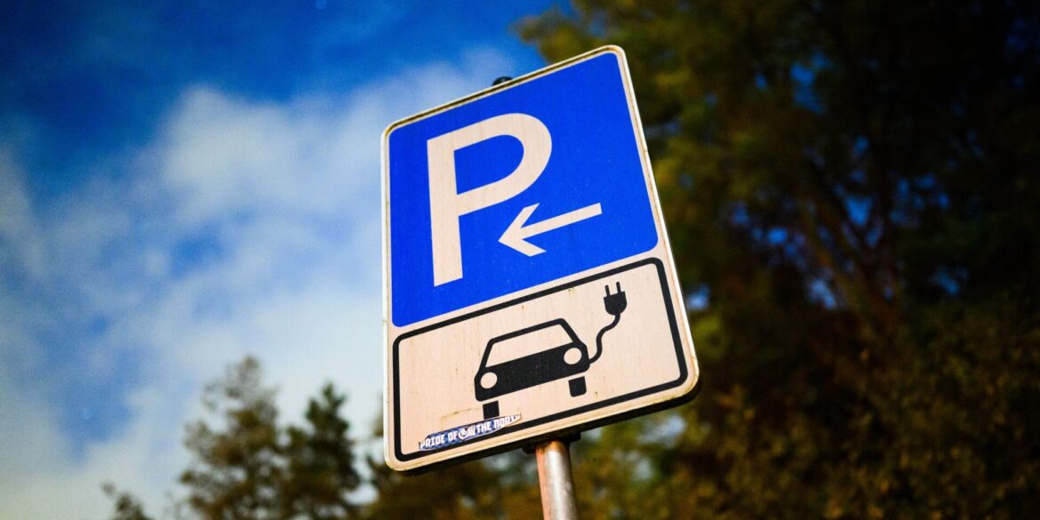 Nun gibt es wieder Geld vom Staat für Kauf oder Leasing eines Elektroautos.