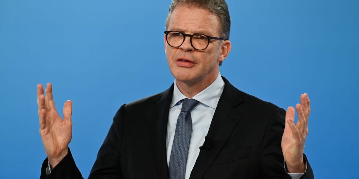 Nach Razzia wegen Geldwäscheverdachts: Konzernchef Sewing sagt Zusammenarbeit mit den Behörden zu. (Archivbild)