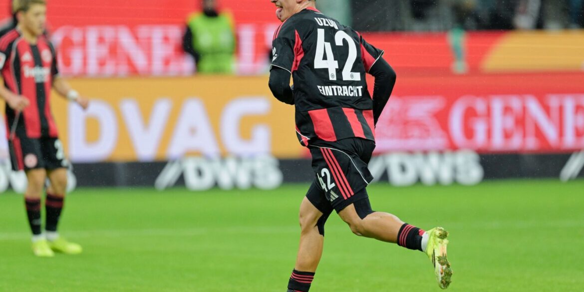 Uzun jubelt für Frankfurt.