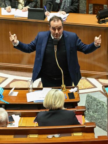 Der französische Premierminister Sébastien Lecornu hatte den Haushalt ohne Endabstimmung durch die Nationalversammlung gedrückt.