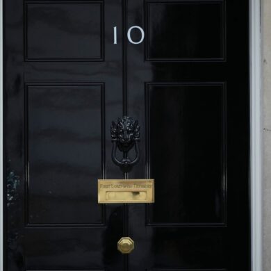 Der Kommunikationschef der Downing Street tritt zurück.