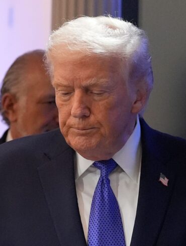 Der Supreme Court hat viele seiner Zölle für illegal erklärt - nun reagiert Trump.