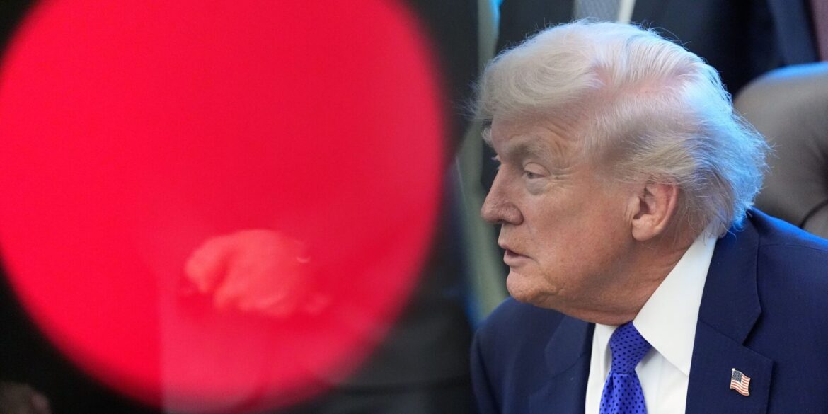 Anlass der neuen Eskalation ist ein Bericht der «New York Times» über den Streit zwischen Regierung und Universität, den Trump als «völlig falsch» bezeichnete.
