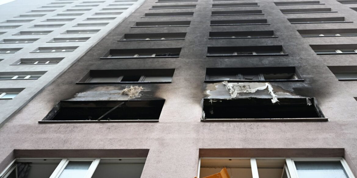 Der Qualm zog auch weit die Fassade hoch.