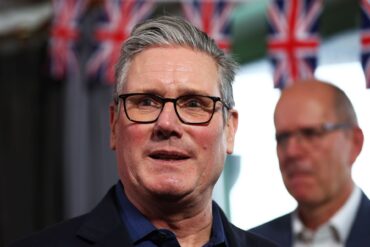 Der britische Premierminister hat die schwerste Krise seiner bisherigen Amtszeit überstanden - zumindest vorerst. (Archivbild)