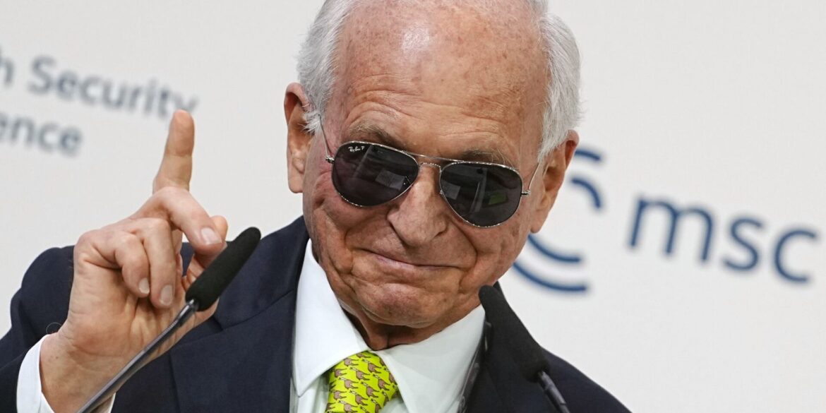Ischinger erinnerte schmunzelnd an Macrons Sonnenbrillen-Moment.