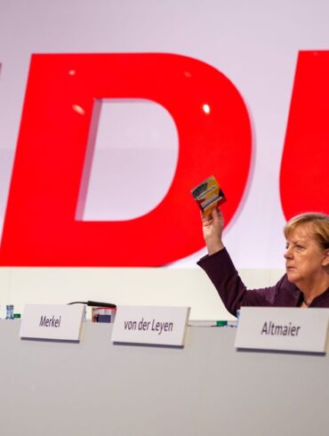 Zuletzt nahm Merkel 2019 physisch an einem Parteitag teil.