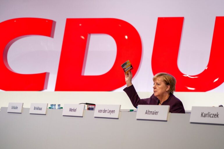 Zuletzt nahm Merkel 2019 physisch an einem Parteitag teil.