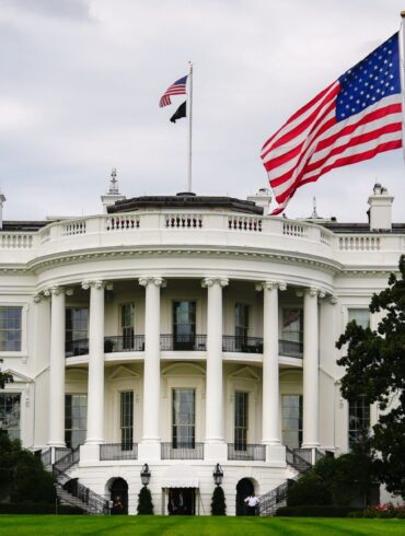 US-Regierungskreisen zufolge soll für EU-Importe in die Vereinigten Staaten ein Zoll von zehn Prozent gelten. (Archivfoto)