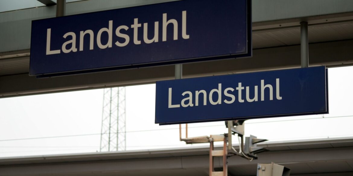 Der Angriff geschah laut Polizeiangaben, kurz nachdem dem Zug den Bahnhof Landstuhl verlassen hatte.