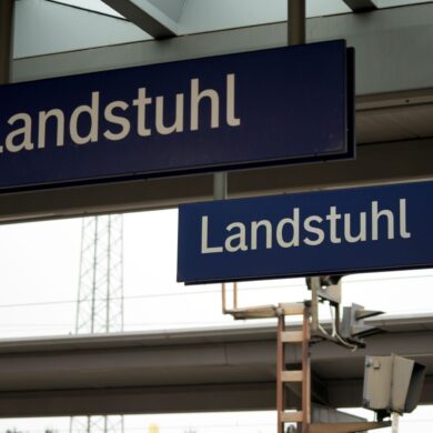 Der Angriff geschah laut Polizeiangaben, kurz nachdem dem Zug den Bahnhof Landstuhl verlassen hatte.
