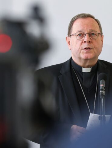 In Würzburg will die Deutsche Bischofskonferenz einen neuen Vorsitzenden wählen. Derzeitiger Amtsinhaber ist Georg Bätzing.
