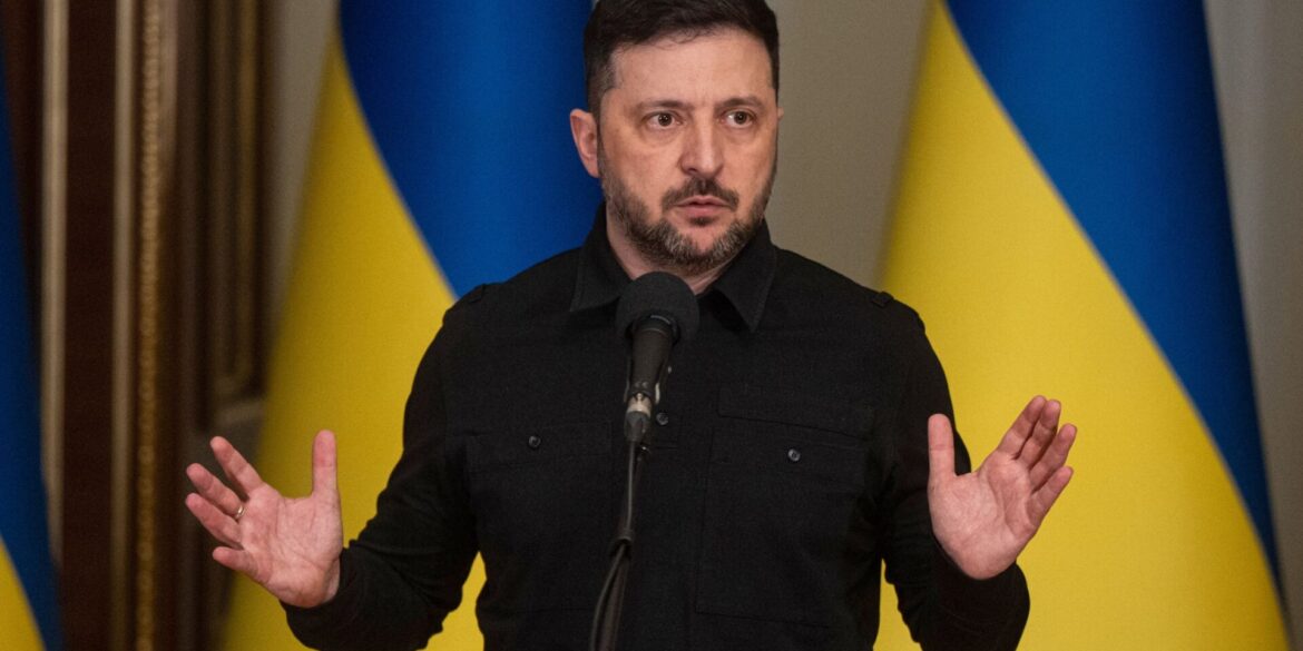 Für den ukrainischen Präsidenten Wolodymyr Selenskyj sind Wahlen in der vor fast vier Jahren von Russland angegriffenen Ukraine eine Frage der Sicherheit. (Archivbild)